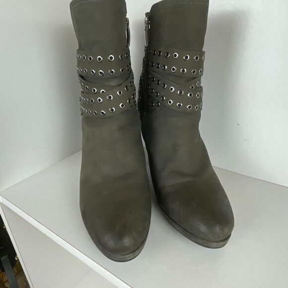 Mint Velvet Leather Grommet Accent Ankle Boots 39 Gray - Picture 3 of 13